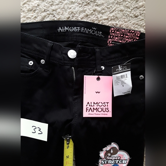 BRAND NEW - Almost Famous Jeans - Super Stretch - Black - size 1 (29 inseam) - Picture 3 of 3
